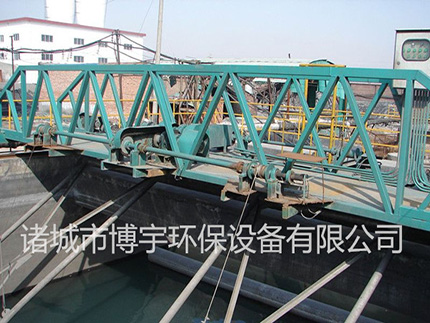 麻豆国产免费環保-桁車式提耙刮泥機（jī）.jpg