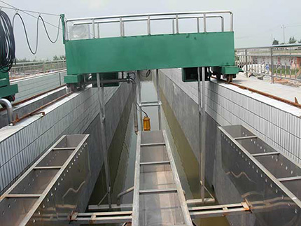 麻豆国产免费環保-行車式泵吸泥機.jpg